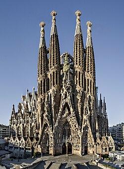 sagrada_familia._facana_del_naixement_cropped.jpg